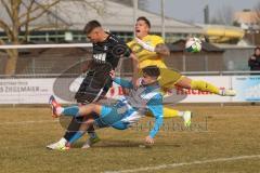 Bezirksliga - Saison 2024/25- TSV Gaimersheim - FC Aschheim - Nico von Swiontek Brzezinski (Nr.17 - TSV Gaimersheim) - Pascal Jakob Torwart Aschheim - Alessandro Contento weiss Aschheim - Foto: Meyer Jürgen