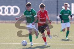 2024_2_17 - Saison 2023/24 - AUDI-Schanzer Amateur Cup - FC Gerolfing - TV 1861 Ingolstadt - Halbfinale 2 - Timo Kraus grün Gerolfing - Justin Schmick rot 1861 Ing. - Foto: Meyer Jürgen