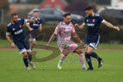 Bezirksliga - Saison 2025/26- TSV Gaimersheim - SpVgg Kammerberg - Thomas Eichenseer blau Kammerberg -Domenic Raimann (Nr.26 - TSV Gaimersheim) - Jan Lipovsek blau Kammerberg rechts - Foto: Meyer Jürgen
