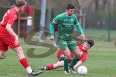 Kreisklasse - Saison 2025/26- TSV Pförring - SV Karlshuld-  - Simon Reichl rot Pförring - Alex Libeg grün Karlshuld - Foto: Meyer Jürgen