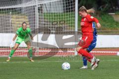 2. Fußball-Liga - Frauen - Saison 2022/2023 - FC Ingolstadt 04 - SC Sand - Ebert Lisa (Nr.10 - FC Ingolstadt 04 ) - Schuldt Inga Torwart SC Sand - Foto: Meyer Jürgen