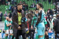 2.BL; SV Werder Bremen - FC Ingolstadt 04; Spiel ist aus Unentschieden, Torwart Dejan Stojanovic (39 FCI) und Torwart Fabijan Buntic (24, FCI)