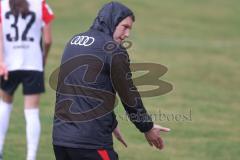 2. Bundesliga Frauen - Saison 2024/25 - FC Ingolstadt 04 Frauen - Eintracht Frankfurt II - Cheftrainer Benjamin Stolte (FCI Frauen) unzufrieden mit der Entscheidung des Schiedsrichter - XXXXX - Foto: Meyer Jürgen