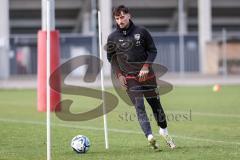 3. Liga; FC Ingolstadt 04 - Trainingsauftakt im Audi Sportpark, Trainingsgelände; Arian Llugiqi (25, FCI)