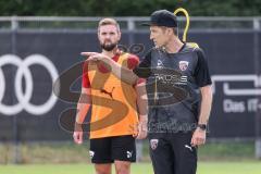 2. Bundesliga - FC Ingolstadt 04 - Trainingsauftakt mit neuem Trainerteam - Cheftrainer Roberto Pätzold (FCI) Marc Stendera (10, FCI)