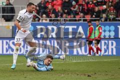 3. Liga; SV Wehen Wiesbaden - FC Ingolstadt 04; Pascal Testroet (37, FCI) überwindet Torwart Lyska Arthur (31 SVW) und erzielt das 2:1 Tor Jubel Treffer