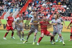 3. Liga; FC Ingolstadt 04 - SSV Jahn Regensburg; Zweikampf Kampf um den Ball Strauss Felix (4 SSV) Simon Lorenz (32, FCI) Seidel Nick (33 SSV)