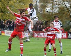 1.FC Nürnberg - FC Bayern II -Testspiel in Baar-Ebenahusen - Gonzalves Jose köpft die Ecke zum 1:0 für den Club. Der mit aufgestiegene Vitus Nagorny schaut nur noch zu