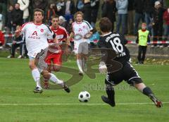 1.FC Nürnberg - FC Bayern II -Testspiel in Baar-Ebenahusen - links hristian Eigler kommt nicht mehr zum Ball. TW Max Grün kärt