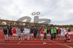 3. Liga; VfB Oldenburg - FC Ingolstadt 04; Spieler bedanken sich bei den Fans, Ehrenrunde, Tanz