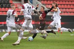 2.BL; FC Ingolstadt 04 - SG Dynamo Dresden; Foul Marcel Gaus (19, FCI) Stark Yannick (5 Dresden) Sollbauer Michael (21 Dresden) Ehlers Kevin (39 Dresden)