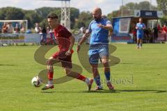 Kreisliga - Saison 2025/26- SV Hundszell - SV Zuchering - Paul Wärmann rot Zuchering - Marcel Nicht blau Hundszell - Foto: Meyer Jürgen