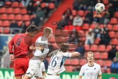 3. Liga; FC Ingolstadt 04 - TSG Hoffenheim II; Kopfball Fredrik Carlsen (8, FCI) Lässig Valentin (6 TSG) Hör Yannis (16 TSG)