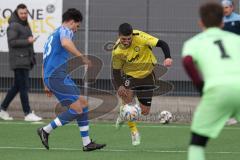 2024_2_17 - Saison 2023/24 - AUDI-Schanzer Amateur Cup - SV Hundszell - FC Hitzhofen/Oberzell  - Halbfinale 1 - Fardin Gholami gelb Hitzhofen - Johannes Rindlbacher blau Hundszell - Foto: Meyer Jürgen