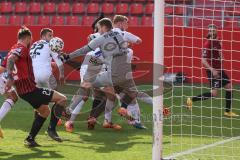 3. Liga - FC Ingolstadt 04 - Waldhof Mannheim - Ecke, Kopfball, Francisco Da Silva Caiuby (13, FCI) Martinovic Dominik (11 Mannheim) Torwart Königsmann Timo (1 Mannheim) fängt den Ball, Just Jan (22 Mannheim) Costly Marcel (17 Mannheim)