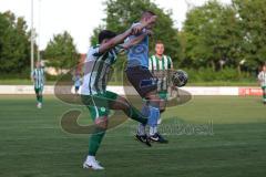 Landesliga - Saison 2025/26 - SV Manching - SV Cosmos Aystetten - Marcel Posselt (Nr.12 - SV Manching) - Kevin Makowski blau Aystetten - Foto: Meyer Jürgen