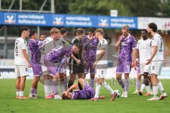 Toto-Pokal; SV Wacker Burghausen - FC Ingolstadt 04; Simon Lorenz (32, FCI) bleibt verletzt liegen Wagner, Noah (8 SVWB) Bangerter, Moritz (17 SVWB) Schwarzensteiner, Benedikt (3 SVWB) Davide Sekulovic (33, FCI) Emre Gül (5, FCI) Fredrik Carlsen (8, FCI) 