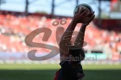 3. Liga - Saison 2024/25 - FC Ingolstadt 04 - SV Wehen Wiesbaden - Elias Decker (Nr.3 - FCI) beim Einwurf - XXXXX - Foto: Meyer Jürgen