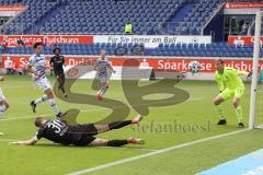 3. Liga - MSV Duisburg - FC Ingolstadt 04 - Stefan Kutschke (30, FCI) scheitert vor Torwart Leo Weinkauf (1 MSV)