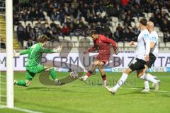 3. Liga; SSV Ulm - FC Ingolstadt 04; Marcel Costly (22, FCI) Torchance verpasst Torwart Schmitt Max (1 Ulm) hält, Bazzoli Luca (18 Ulm) Seegert Marcel (21 Ulm)