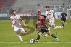 3. Liga - FC Ingolstadt 04 - Hallescher FC - Dennis Eckert Ayensa (7, FCI) Reddemann Sören (25 Halle) Vucur Stipe (23 Halle)