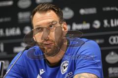 3. Liga; FC Ingolstadt 04 - 
Arminia Bielefeld; Pressekonferenz Interview Cheftrainer Michel Kniat (AB)