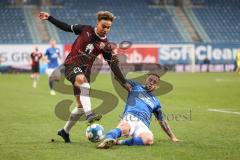 2.BL; Hansa Rostock - FC Ingolstadt 04; Angriff Hawkins Jaren (20 FCI) Rizzuto Calogero (27 HR) Zweikampf Kampf um den Ball