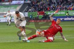 2.BL; Fortuna Düsseldorf - FC Ingolstadt 04; Tor Chance vergeben Patrick Schmidt (32, FCI) de Wijs Jordy (30 DUS) stört