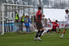 3.Liga - Saison 2022/2023 - SV 07 Elversberg - FC Ingolstadt 04 - Calvin Brackelmann (Nr.17 - FCI) - Nico Antonitsch (Nr.35 - SV Elversberg) - Der 1:3 Anschlusstreffer durch Justin Butler (Nr.31 - FCI) - jubel - Torwart Nicolas  Kristof (Nr.20 - SV Elvers