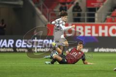 3. Liga; FC Ingolstadt 04 - SC Freiburg II; Marcel Costly (22, FCI) Zweikampf Kampf um den Ball Baur Mika (22 SCF)