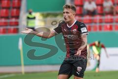 DFB Pokal; FC Ingolstadt 04 - Erzgebirge Aue; Dennis Eckert Ayensa (7, FCI) gefoult am Boden beschwert sich beim Schiedsrichter