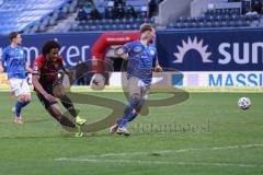 3. Liga - Hansa Rostock - FC Ingolstadt 04 - Francisco Da Silva Caiuby (13, FCI) kommt nicht an Jan Löhmannsröben (24 Rostock) vorbei