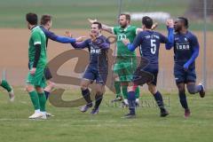 Kreisklasse - Saison 2024/25- SV Lippertshofen - TSV Etting - Der 0:1 Führungstreffer durch Norbert Redl blau Etting - jubel -  - Foto: Meyer Jürgen