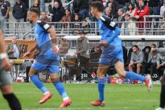 2.BL; FC St. Pauli - FC Ingolstadt 04, Tor durch Merlin Röhl (34, FCI) hinten Cheftrainer Roberto Pätzold (FCI)