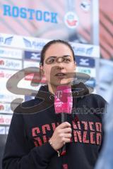 3. Liga; FC Hansa Rostock - FC Ingolstadt 04; vor dem Spiel Cheftrainerin Sabrina Wittmann (FCI)
