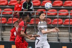 3. Liga; FC Viktoria Köln - FC Ingolstadt 04; Zweikampf Kampf um den Ball Arian Llugiqi (25, FCI) Siebert Jamil (20 Köln)