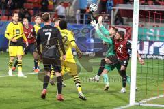 3. Liga; FC Ingolstadt 04 - Borussia Dortmund II; Zweikampf Kampf um den Ball Pascal Testroet (37, FCI) Torwart Lotka Marcel (35 BVB2)