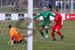 Testspiel - SV Manching - TSV Pöttmes - Benedikt Vollnhals (#9 Manching) vergibt eine Torchance - Luca Berger Torwart Pöttmes - Foto: Jürgen Meyer