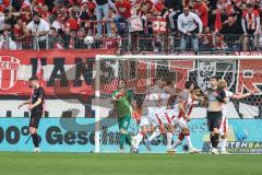 3. Liga; Rot-Weiss Essen - FC Ingolstadt 04; Tor für Essen Torwart Kai Eisele (25, FCI) enttäuscht Georgios Antzoulas (6, FCI) Linus Rosenlöcher (19, FCI) Cuber Potocnik Jaka (9 RWE) Brumme Lucas (14 RWE)
