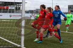 2. Frauen-Bundesliga - Saison 2021/2022 - FC Ingolstadt 04 - VFL Wolfsburg II - Der 1:0 Führungstreffer durch Fritz Anna-Lena (#19 FCI) - Wagner Melanie Torwart Wolfsburg - jubel - Maier Ramona (#18 FCI) rechts - Foto: Meyer Jürgen