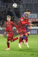 3. Liga; VfL Osnabrück - FC Ingolstadt 04; Zweikampf Kampf um den Ball Yannick Deichmann (20, FCI) Max Plath (14 FCI) Meißner Robin (11 VFL)