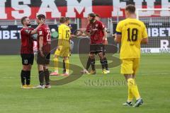 Relegation 1 - FC Ingolstadt 04 - VfL Osnabrück - Spiel ist aus, Sieg im 1. Spiel 3:0, Marc Stendera (10, FCI) gratuliert Robin Krauße (23, FCI) Björn Paulsen (4, FCI)