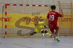 Lotto Bayern Hallencup - Lindenkreuzhalle Saison 2024/25 - FC Deisenhofen - Türk SV Ingolstadt - Florian Fink TW Deisenhofen - Daniel Drotleff rot Türk SV Ing. - Foto: Meyer Jürgen