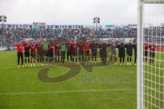 3.Liga - Saison 2022/2023 - TSV 1860 München - FC Ingolstadt 04 -  Das Spiel ist aus - Jubel  - Die Mannschaft bedankt sich bei den Fans -Tanzen - Foto: Meyer Jürgen