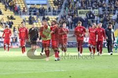 3. Liga; Alemannia Aachen - FC Ingolstadt 04; Sieg Jubel Freude Spieler bedanken sich bei den Fans Yannick Deichmann (20, FCI) Gustav Christensen (24, FCI) Davide Sekulovic (33, FCI) Marcel Costly (22, FCI) Mads Borchers (9, FCI) Frederik Christensen (11,