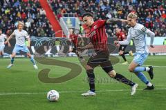 3. Liga; FC Ingolstadt 04 - TSV 1860 München; Zweikampf Kampf um den Ball Dominik Franke (3 FCI) Morgalla Leandro (39 TSV)