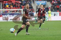 2.BL; SSV Jahn Regensburg - FC Ingolstadt 04; Michael Heinloth (17, FCI) Flanke zu Christian Gebauer (22, FCI) zum Tor 0:1