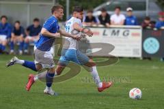 Kreisklasse - Saison 2025/26- TSV Großmehring - SV Oberstimm-  - Jonas Weidinger weiss Oberstimm  - Dardan Berisha blau Großmehring - Foto: Meyer Jürgen