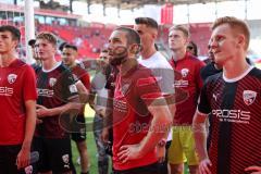 2.BL; FC Ingolstadt 04 - Fortuna Düsseldorf; Spiel ist aus, Niederlage, hängende Köpfe Enttäuschung, Spieler Ehrenrunde, Fans reden mit den Spielern  Rico Preißinger (6, FCI) Christian Gebauer (22, FCI) Stefan Kutschke (30, FCI) Maximilian Neuberger (38, 