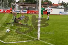 Toto-Pokal Donau/Isar 21/22 - TSV Gaimersheim - FC Gerolfing - Der 0:2 Führungstreffer für Gerolfing - Lukas Achhammer grün Gerolfing - Benedikt Leixner Torwart Gaimersheim - Foto: Meyer Jürgen